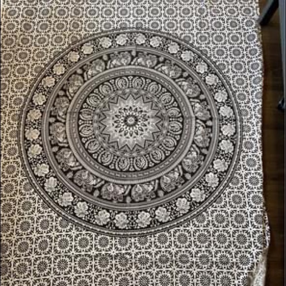 Wall Tapestry - Picture 1 of 2